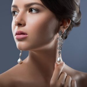 imgi_13_gorgeous-woman-with-precious-jewelry-in-studio-300x300