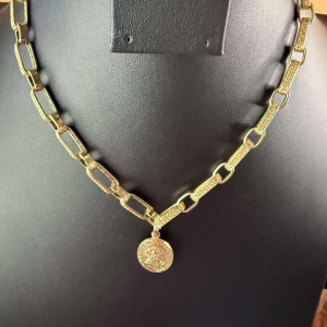 Real 18K Yellow Gold Elongated Link Chain with Queen Elizabeth Pendant