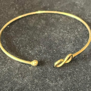 18K Yellow Gold Infinity Bangle