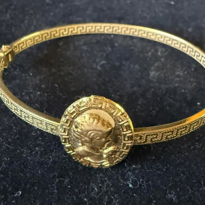 18K Yellow Gold Cameo Bangle