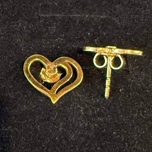 Title: 18K Yellow Gold Stud Earrings