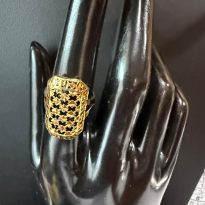 18K Yellow Gold Ladies Ring